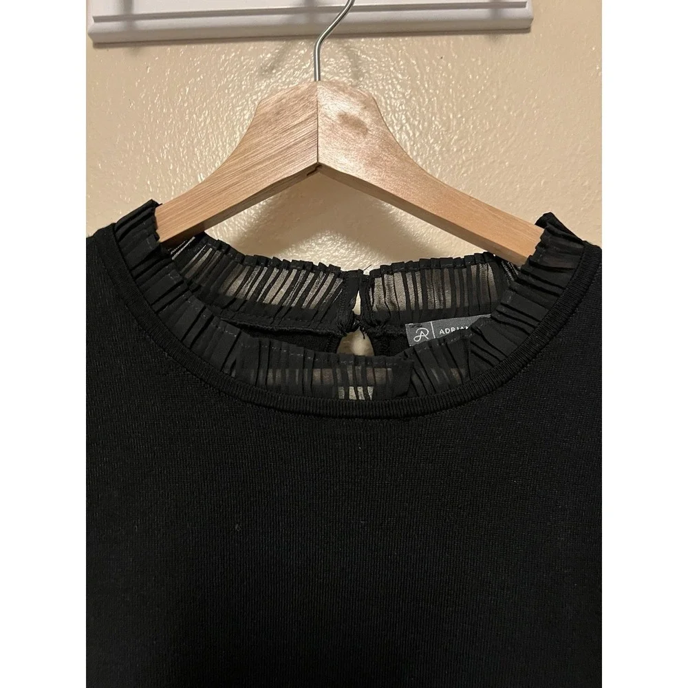 Adrianna Papell Sweater Pleated Short Sleeves and Collar‎ Keyhole Black Size M